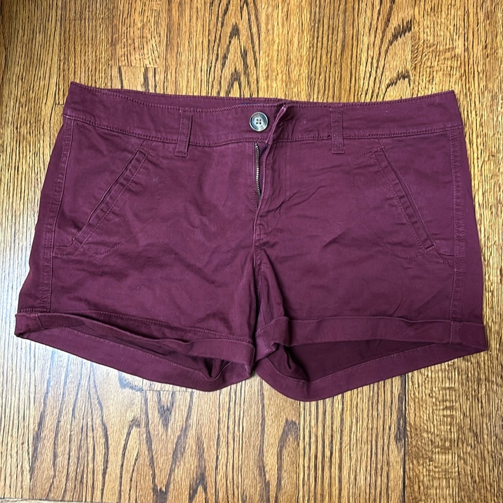 American eagle maroon stretch midi shorts size 10